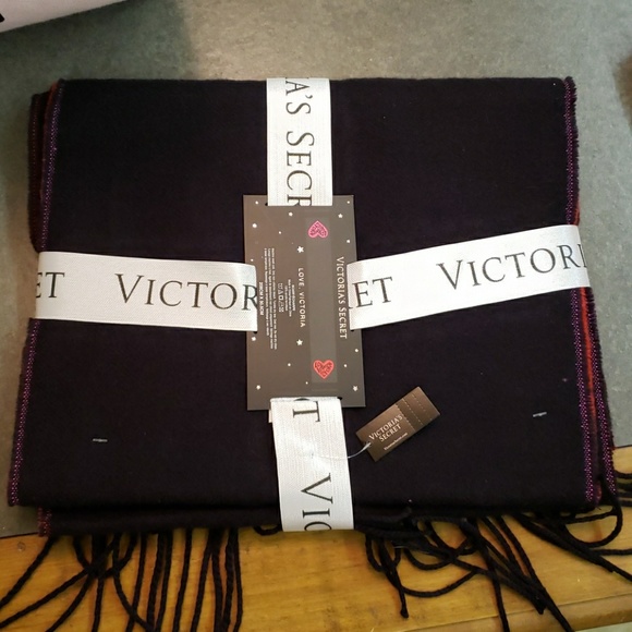 Victoria's Secret Scarf - Picture 2 of 5